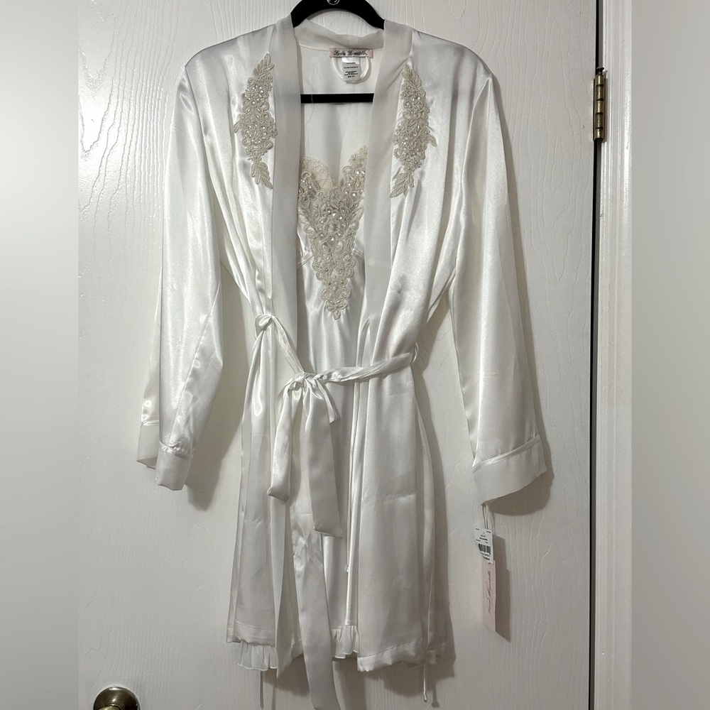 Linea Donatella wedding robe and slip size s/m with tags